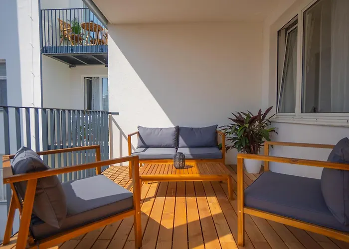 Bright In The Center With A Balcony *